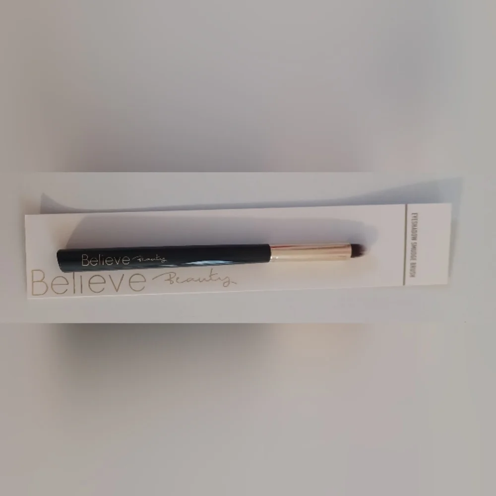 Believe Beauty Eyeshadow Smudge Brush (NEW)